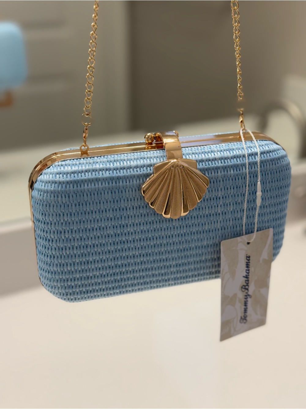Tommy Bahama Light Blue Woven Shell Clutch with Gold Chain NWT - Picture 3 of 12